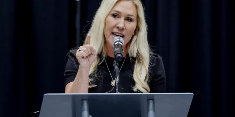 Via dal Congresso il 5 gennaio. Critica direzione movimento Maga