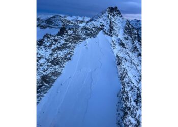 'Neve fresca in combinazione con vento e aria umida'