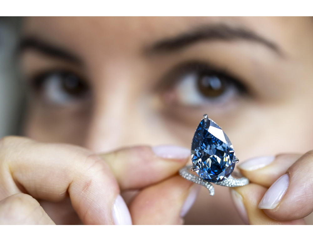 Venduto per 25 milioni di dollari il diamante ‘Blu Mellon’