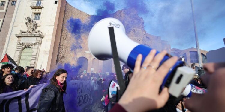Resistono stereotipi su narrazione se vittime anziane e disabili