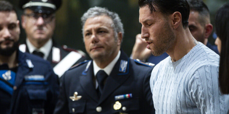 Su attenuati generiche. Definitivo ergastolo a fratello