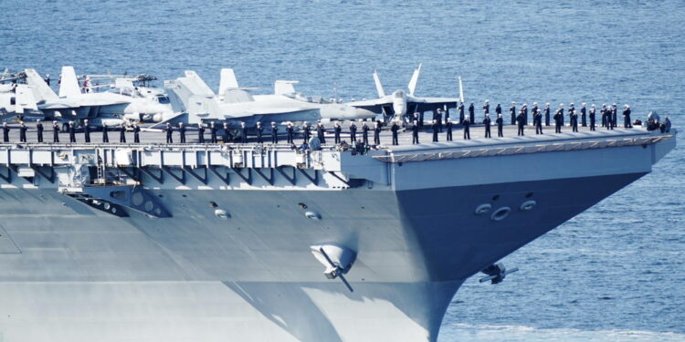 Accompagnata da altre tre navi da guerra