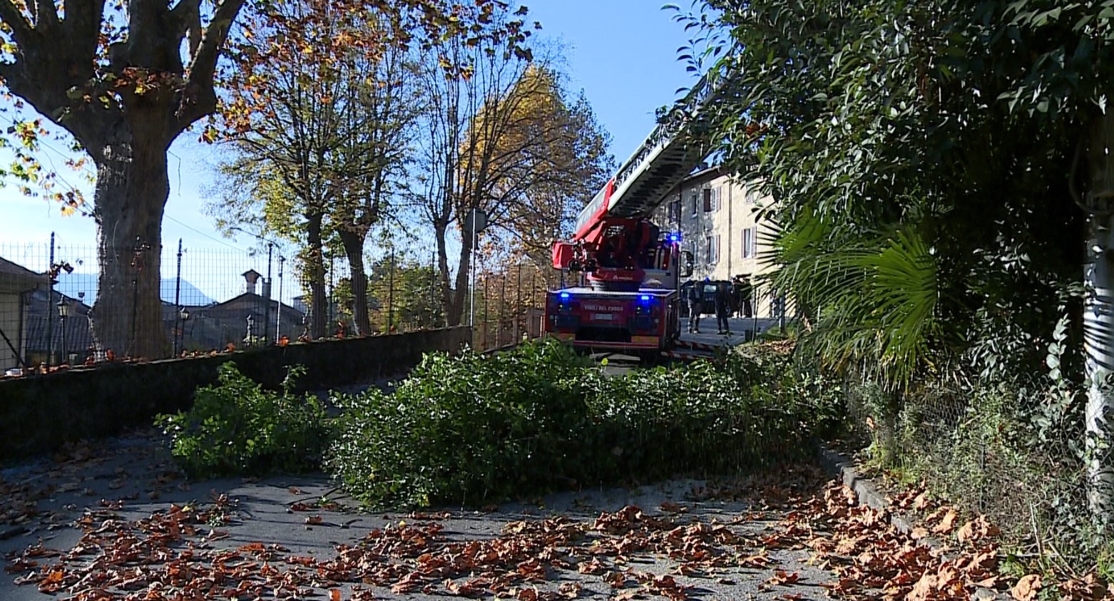 Incendio a Camnago Volta, denunciato dalla polizia il 65enne che ha appiccato il fuoco