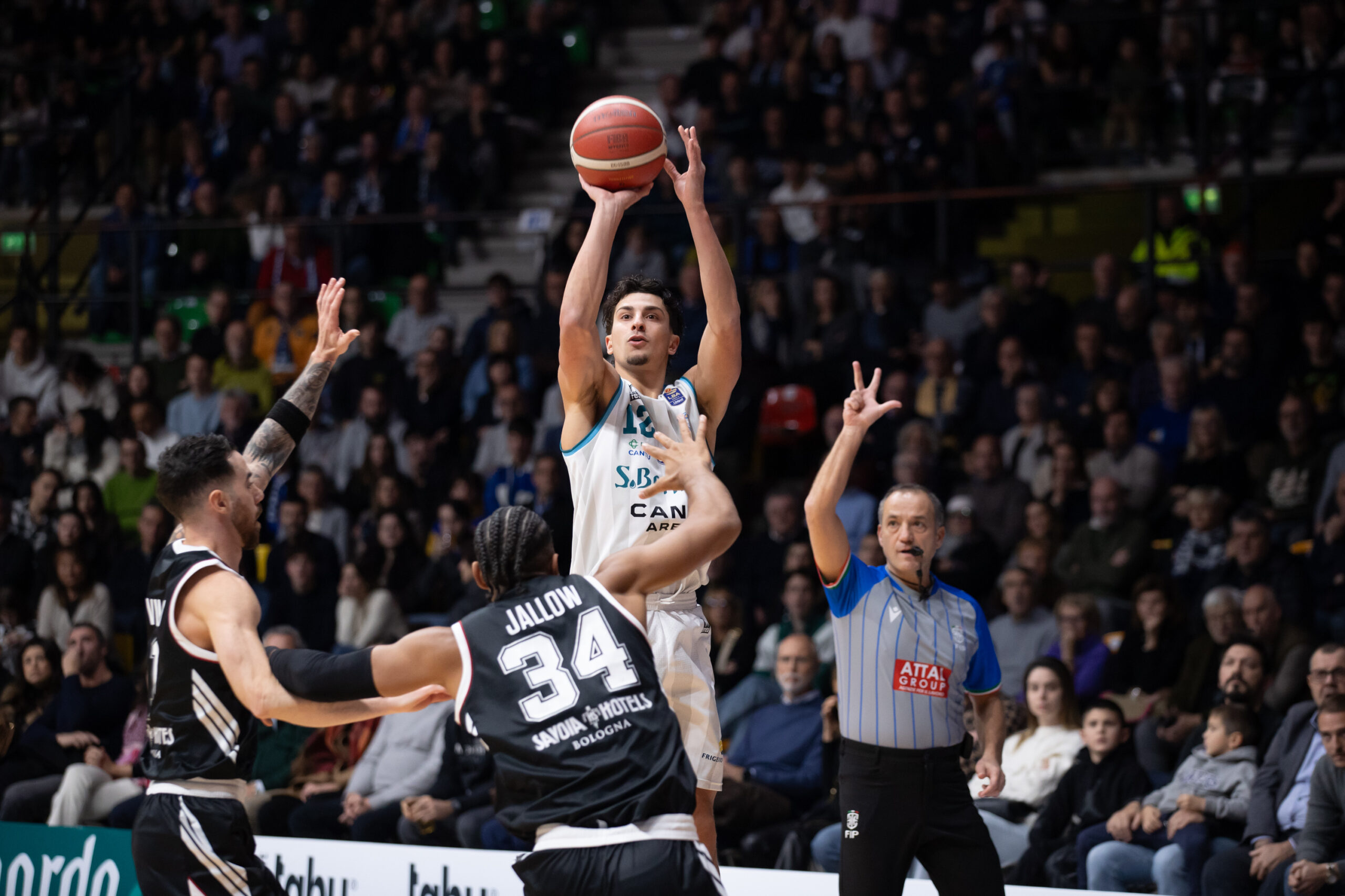 Cantù sconfitta da Bologna. Dopo la pausa brianzoli attesi da due trasferte