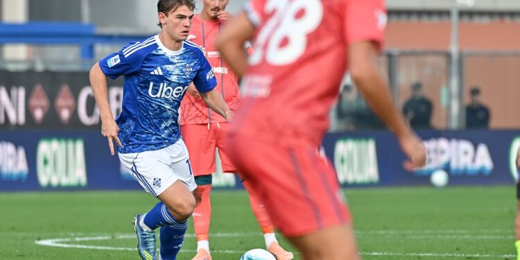 Nico Paz durante Como-Cagliari (foto Roberto Colombo)