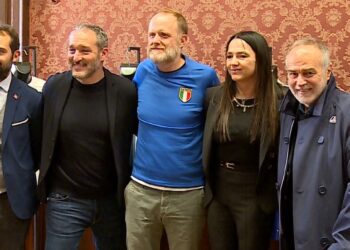 Da sinistra, l'assessore Colombo, Gianluca Zambrotta, Alessandro Rapinese, Federica Cappelletti e Antonio Cabrini
