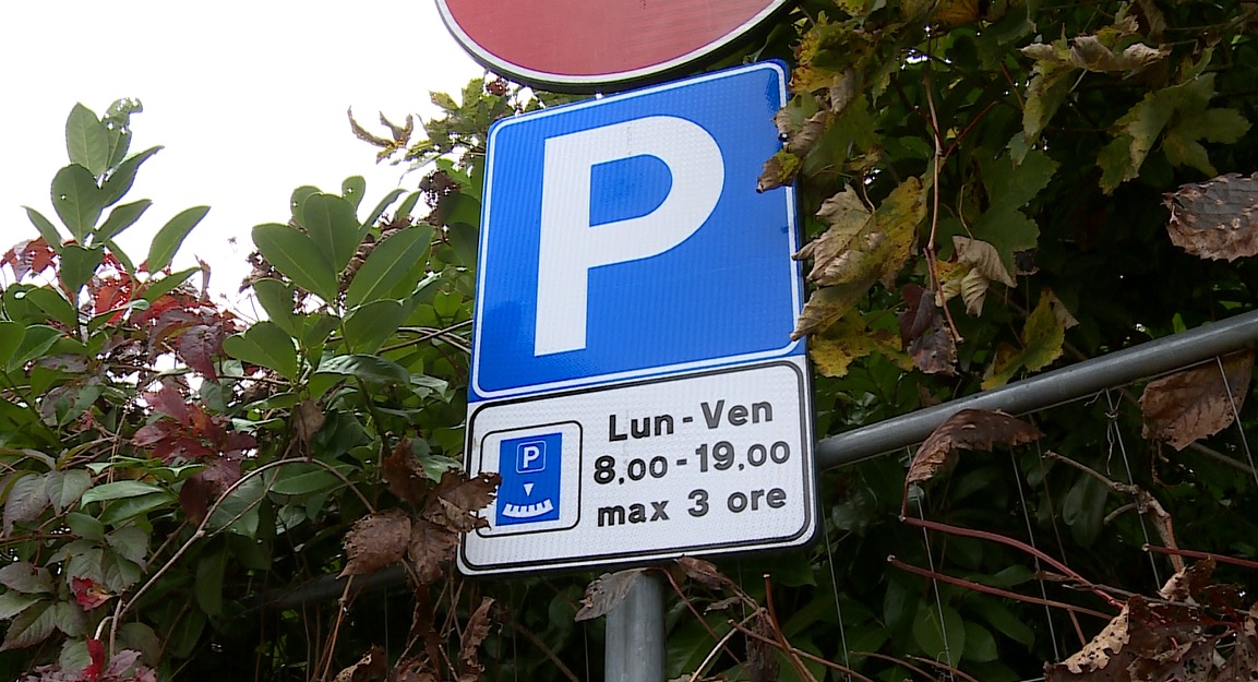 Parcheggi, tra tariffe vulcano e proteste. Presidio in auto per chiedere al Comune di fare marcia indietro