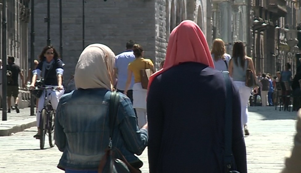 Stranieri a Como: duemila in più in un anno, tasso di natalità doppio rispetto agli italiani