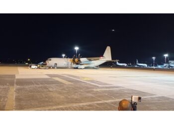 Convoglio umanitario su tre aerei. A Ciampino accolti da Tajani