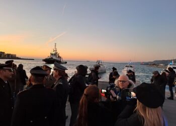 Fine 2025 e buon auspicio per 2026. Auto servizio a sirene spiegate