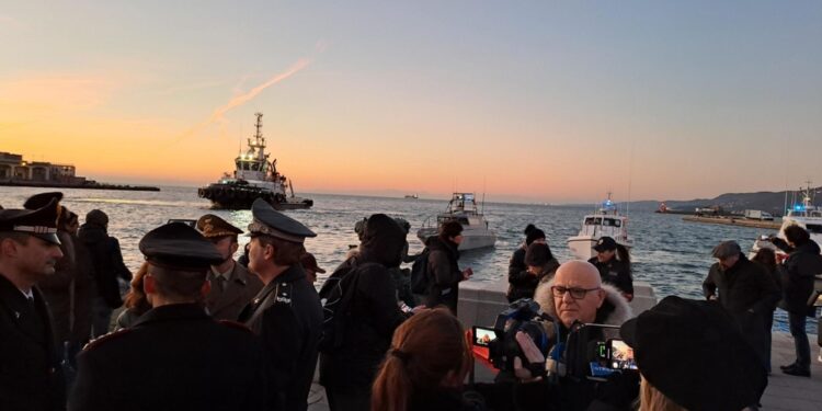 Fine 2025 e buon auspicio per 2026. Auto servizio a sirene spiegate