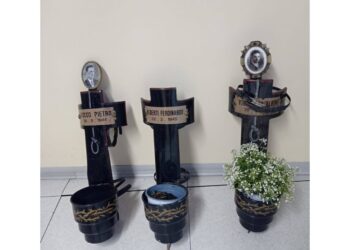 Il sindaco: 'Gesto vile e ignobile