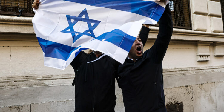 'Rischio di usarlo come arma politica per limitare dibattito'