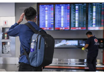 L'accusa è di aver messo in pericolo le operazioni in due scali