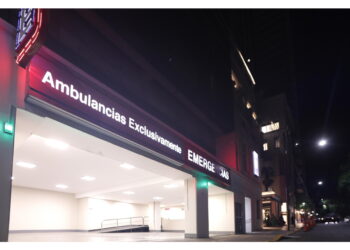 E' stata operata d'urgenza nel fine settimana per una peritonite acuta