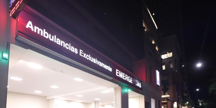 E' stata operata d'urgenza nel fine settimana per una peritonite acuta