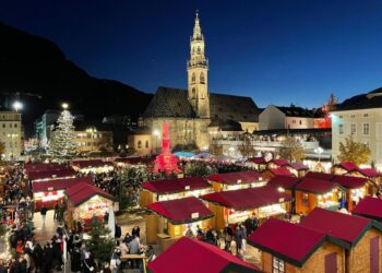 Il ponte di Sant'Ambrogio attira i turisti