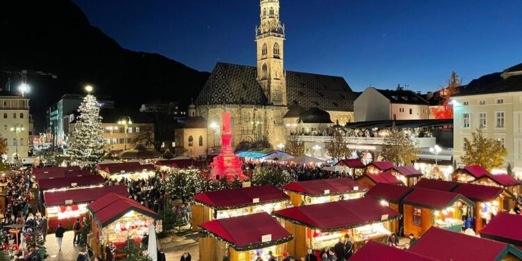 Il ponte di Sant'Ambrogio attira i turisti