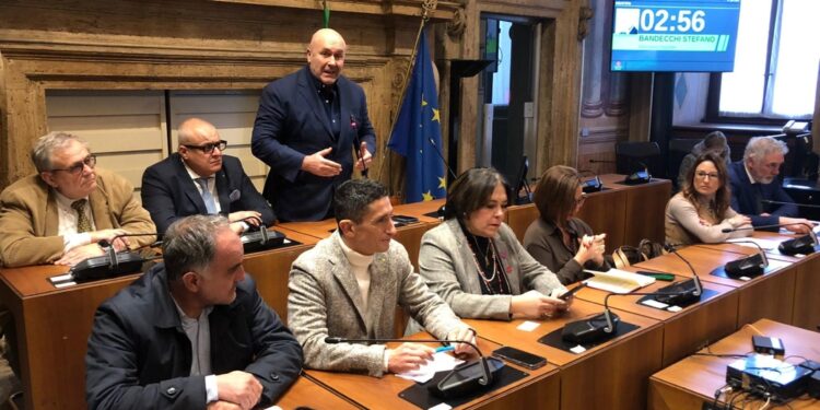 Caos dopo scontro con opposizione nell'agosto 2023