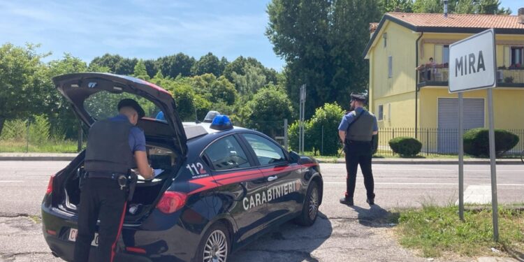 Il corpo è stato notato da un passante