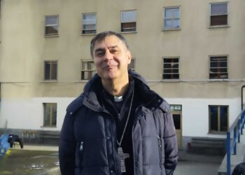 'Dai loro occhi capiamo che c'è bisogno di cura e umanità'