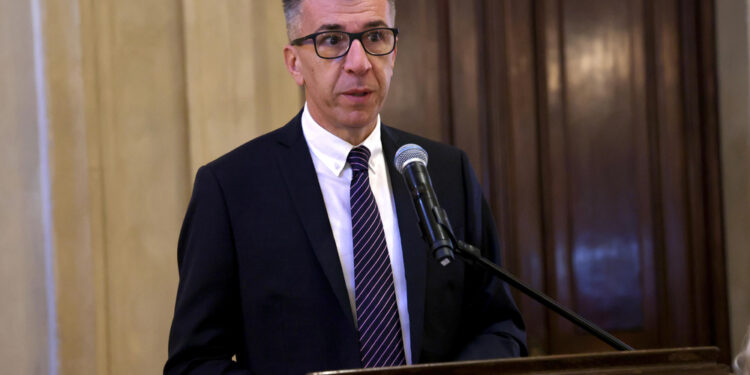 'Un pensiero agli altri genitori e alle vittime di femminicidio'