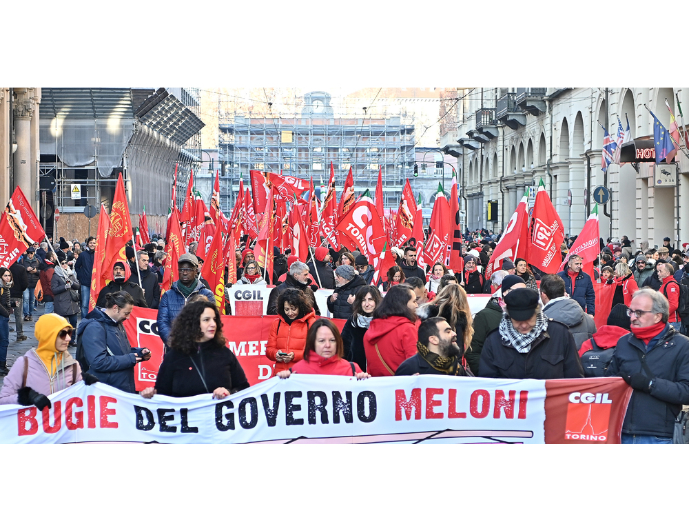Cgil, adesione allo sciopero al 68%, mezzo milione in piazza