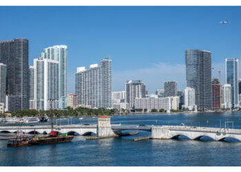 Secondo le proiezioni ha battuto il repubblicano Emilio Gonzales