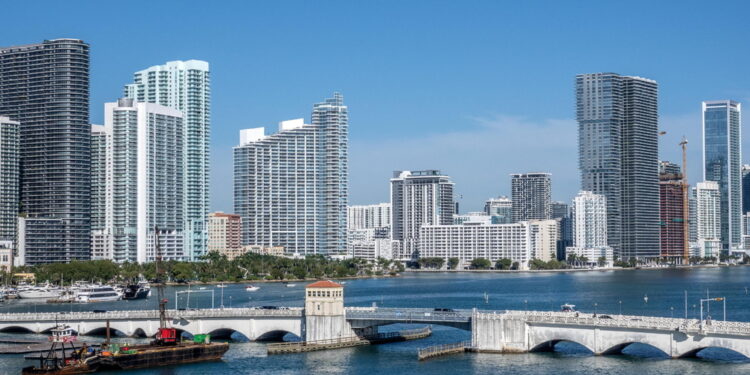 Secondo le proiezioni ha battuto il repubblicano Emilio Gonzales