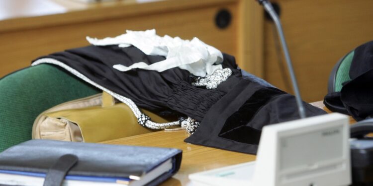 La decisione definitiva viene rimessa al Tribunale dei minorenni