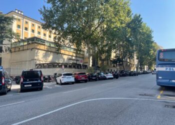 Fuggito attraverso un cantiere interno