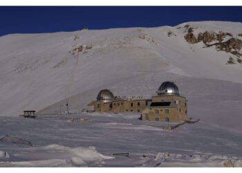 Corde fisse e droni verso il Corno Grande