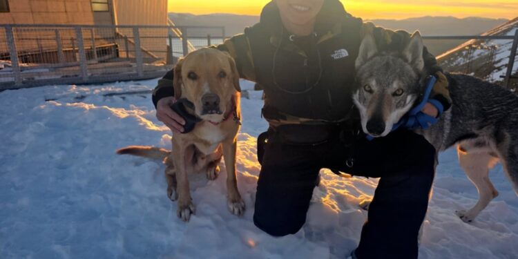 A Campo Imperatore ricognizioni con i familiari e il cane del 44enne