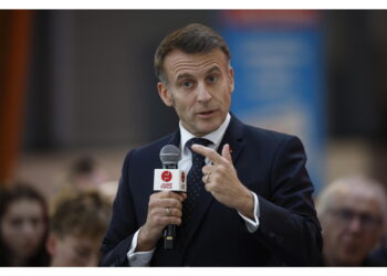 Incontri smentiti da una fonte dell'Eliseo