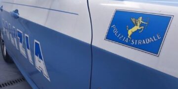 L'incidente tra cinque auto ha causato la temporanea chiusura verso la Capitale