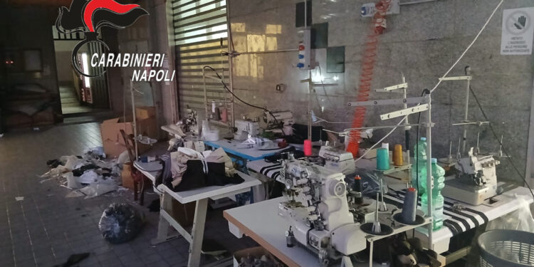 Ispezione dei carabinieri in un opificio di San Gennaro Vesuviano