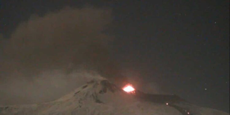 Cratere di Nord-Est al momento 'spento'