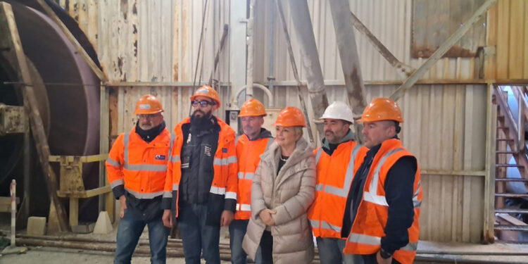 Attesa per richiesta revoca sanzioni alla proprietà russa per rilancio dello stabilimento