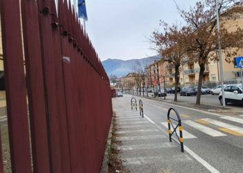 Nessuna troupe televisiva davanti al Tribunale dell'Aquila