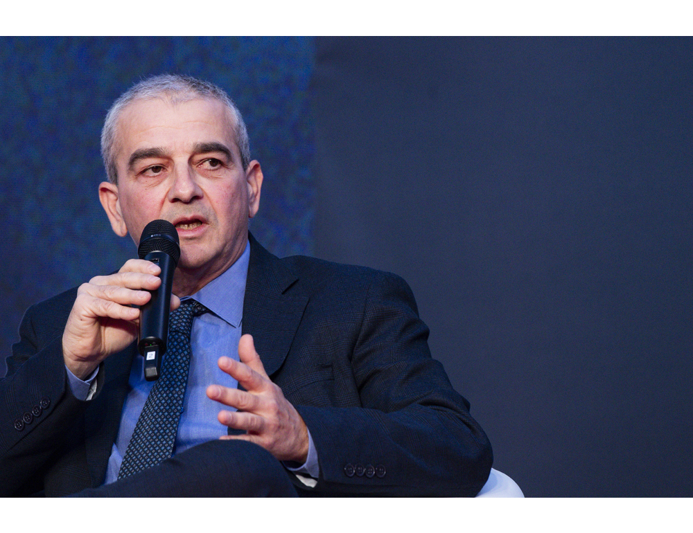 Fazzolari, dl armi? Se serve parlare anche di pace si farà