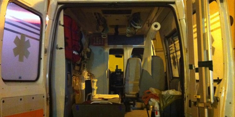 Trasportato in codice rosso all'ospedale Policlinico