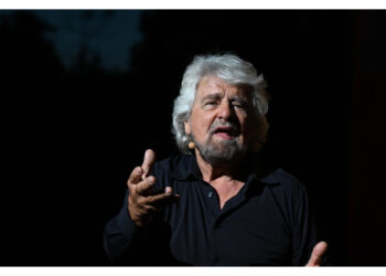 "La politica una recita con zombie che si trascinano tra i palazzi"