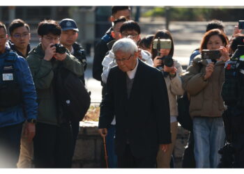 Il magnate dei media pro-democrazia processato per la legge sulla sicurezza nazionale