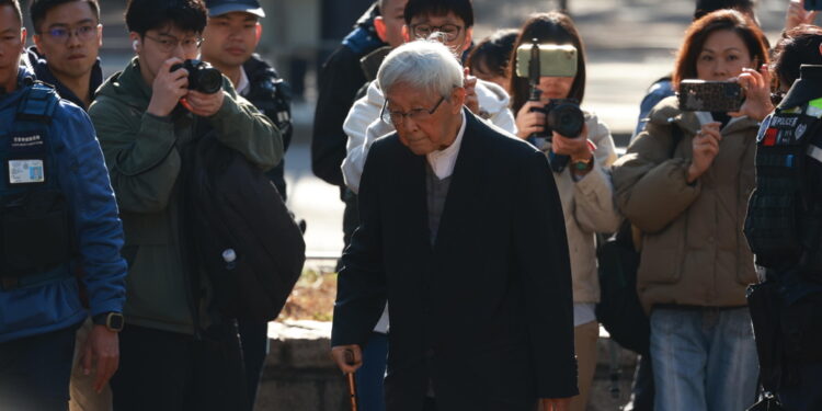 Il magnate dei media pro-democrazia processato per la legge sulla sicurezza nazionale