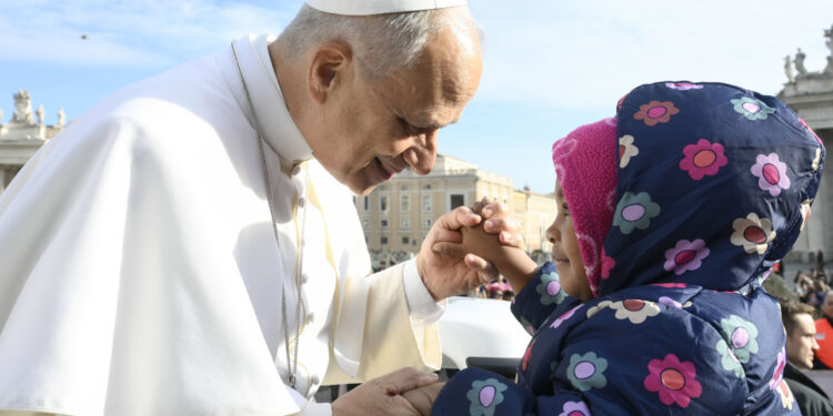 Pizzaballa anticipa le celebrazioni a Gaza e battezza un neonato
