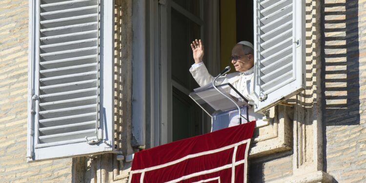 'Contro falsi miti di successo e potere senza scrupoli servono gesti di bontà'