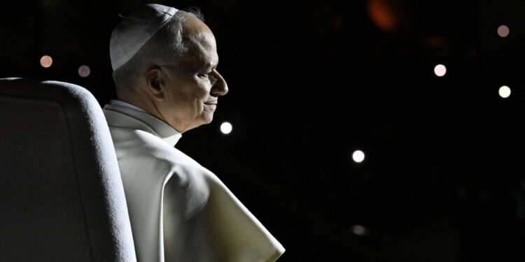 Leone condanna "una società che corre a tutta velocità"