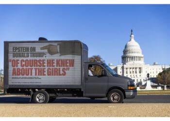 'La 18enne riferì di pressioni per fare sesso a un responsabile