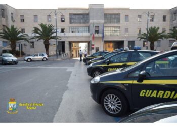 Distrutti due mezzi istituzionali e una vettura di servizio