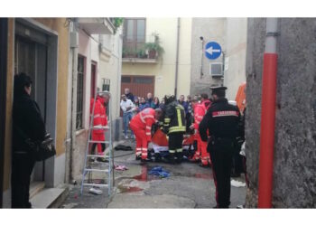 A Castrovillari. Non si esclude origine dolosa del rogo